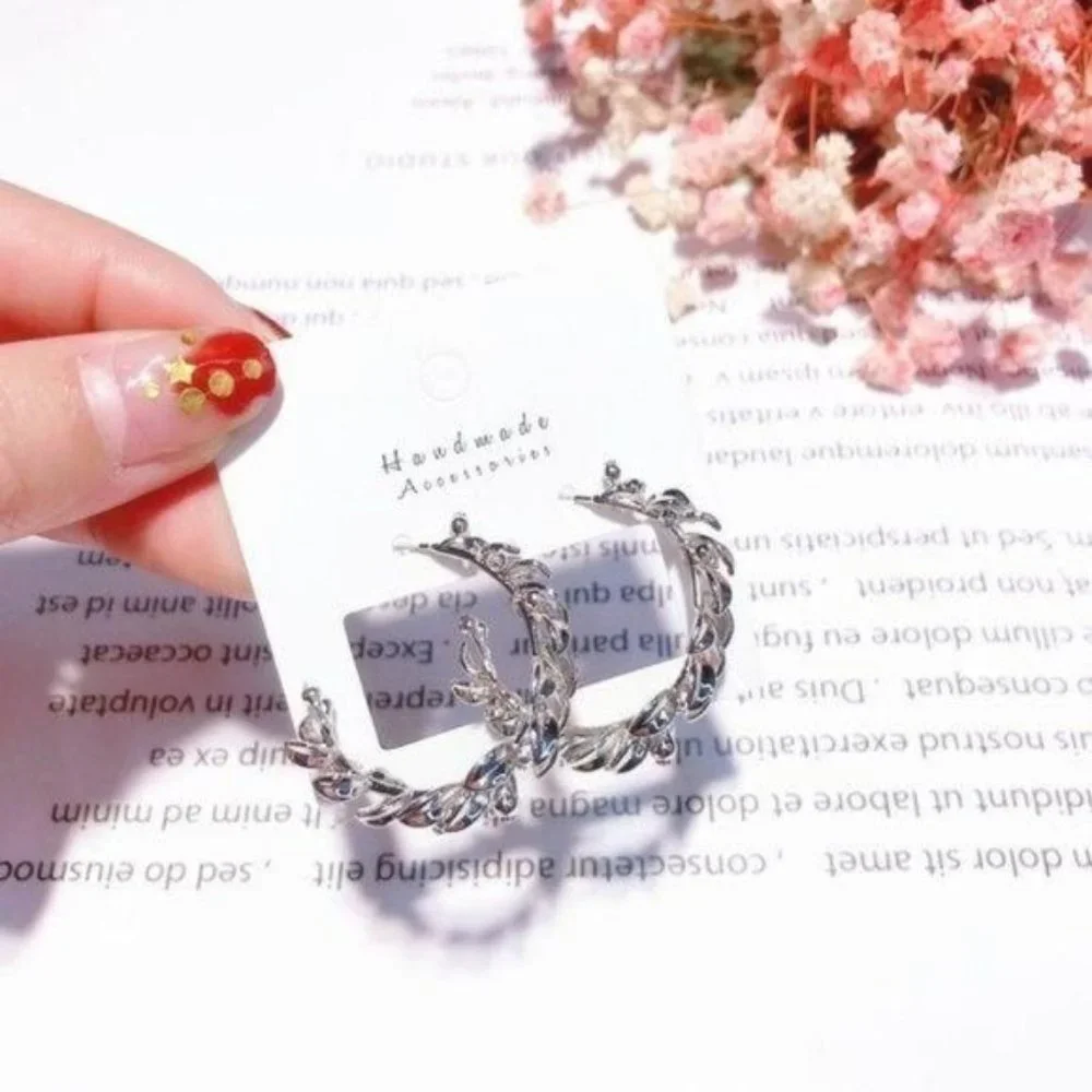 BOHO Vintage Style Silver 3D Wreath Style Half Circle Hoop Earrings